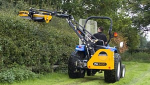 Cutting above hedge with 45 arm