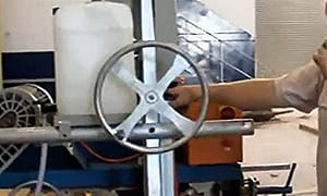 Turning wheel for precise setting-- Note water librication tank