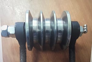 well mounted and supported and lubricatable large pully! well mounted and supported and lubricatable large pully!