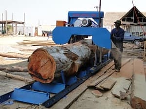 Sawmill 660 RSA Made In Action cutting the biggest log! Sawmill 660 RSA Made In Action cutting the biggest log!