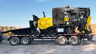 1400 with folded feed tray for Transport