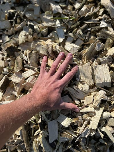 Wood chips produced by 1400 with drum chipper Wood chips produced by 1400 with drum chipper
