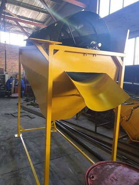 Trommel in frame with overs discharge and central belly drop!