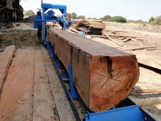 Sawmill Ritlee Cutting a mother of a log! Sawmill Ritlee Cutting a mother of a log!